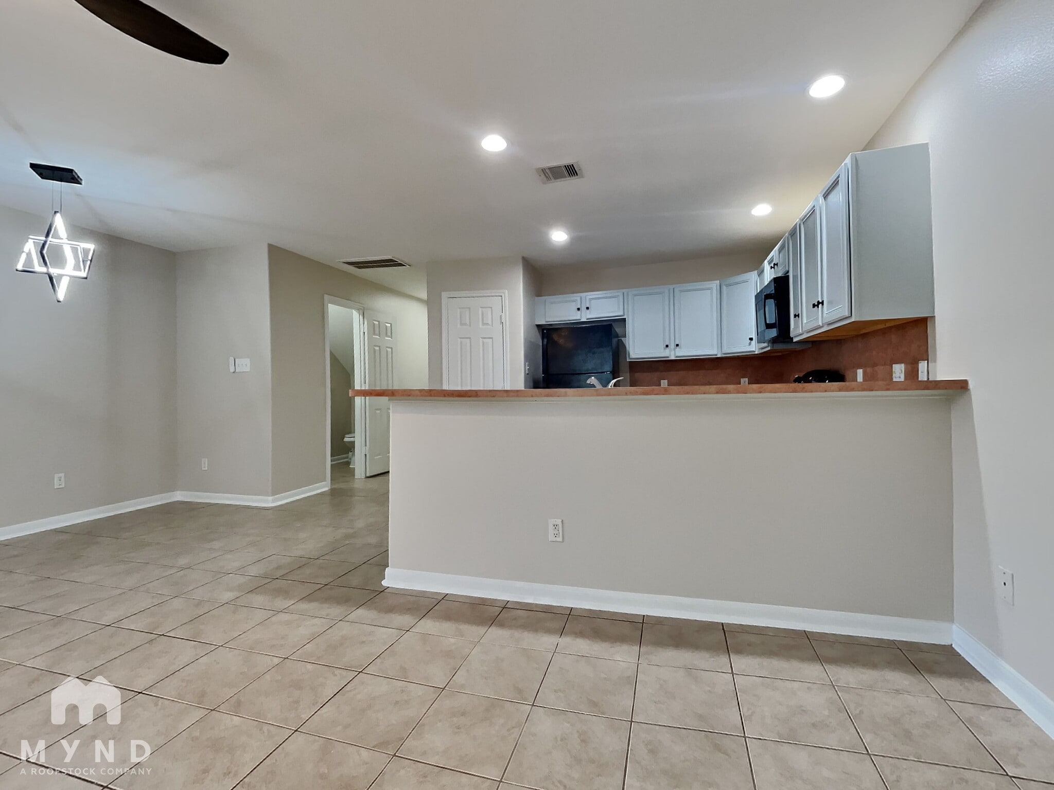 Building Photo - 6128 Sidney St