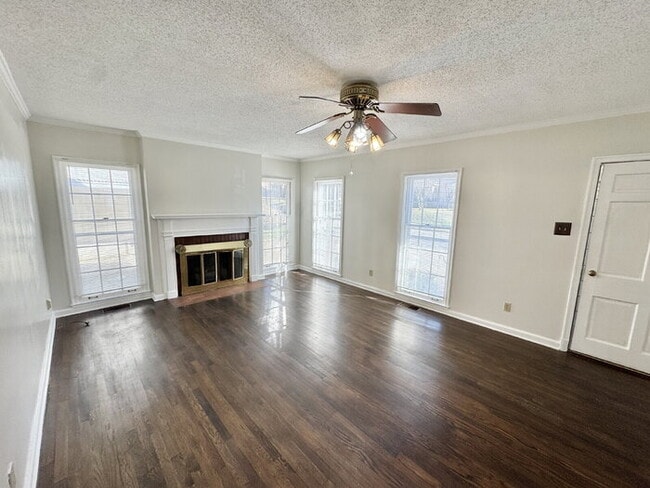 Building Photo - 135 S Greer St