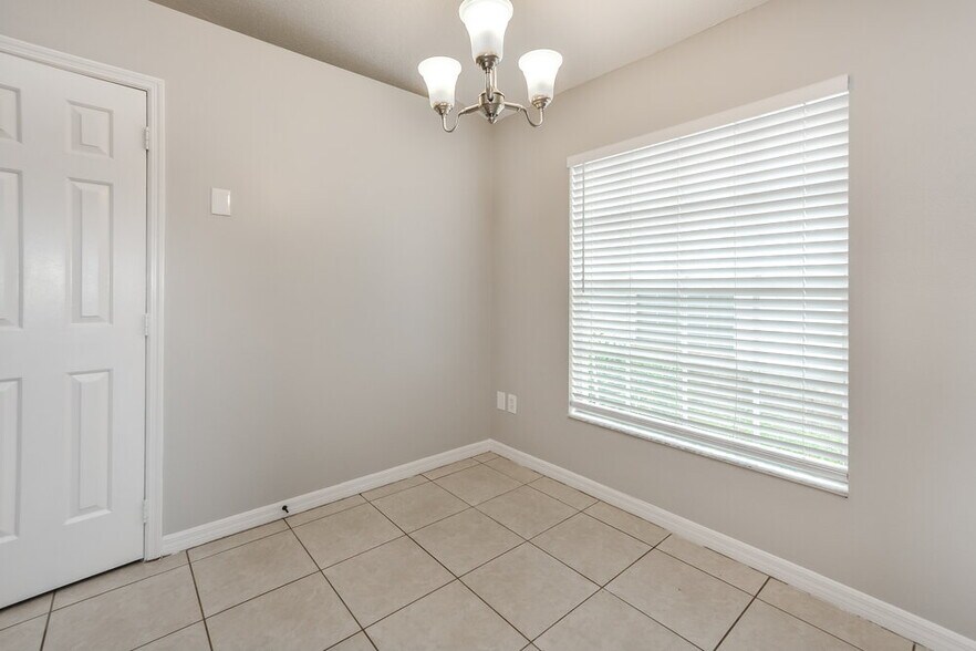 Building Photo - 320 MacGregor Rd