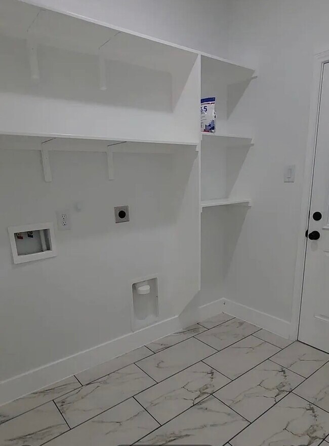 Building Photo - 194 Rd 5506