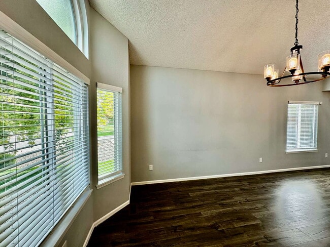 Building Photo - "Charming 3-Bed Highlands Ranch Home with ...