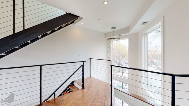 Building Photo - 1103 9th St NE