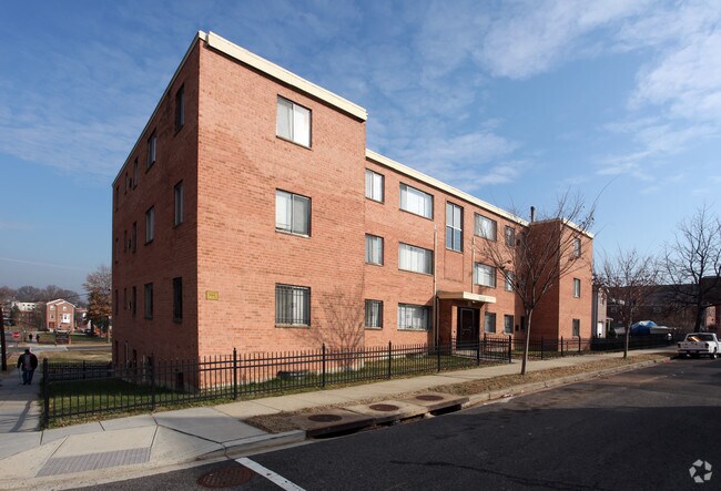Building Photo - 5100 B St SE