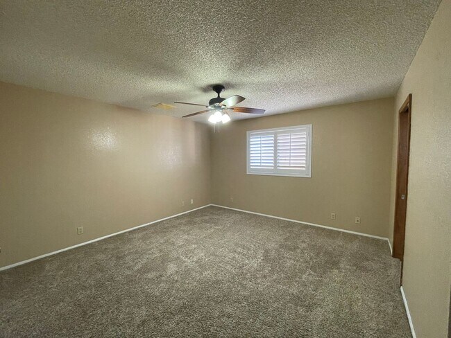 Building Photo - OWNER'S SUMMER SPECIAL-$300 OFF first 3 months! Sparkling Pool Home!