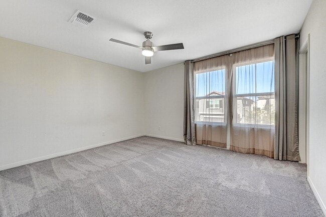 Building Photo - AMAZING 2 Story, 5 Bedroom Home in Gated community!