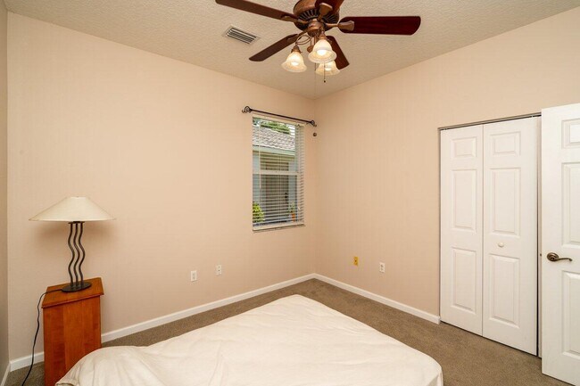 Building Photo - 732 SW Rocky Bayou Terrace
