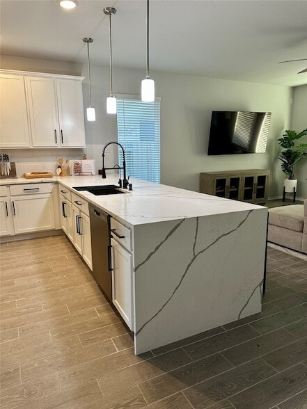 Building Photo - 15307 Davan Springs Dr