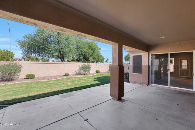 Building Photo - 21919 N 79th Ave