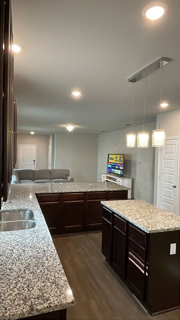 Building Photo - 331 Saddle Leaf