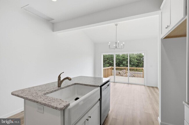 Building Photo - 116 Hillard Fld