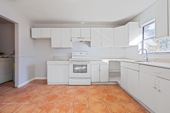 Building Photo - 28147 SW 142nd Ct