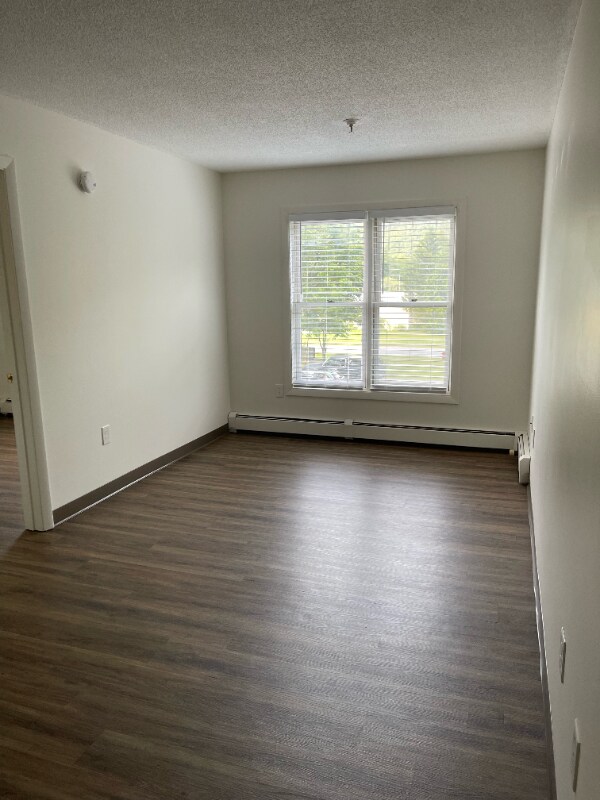 Building Photo - 498 Marlboro Rd