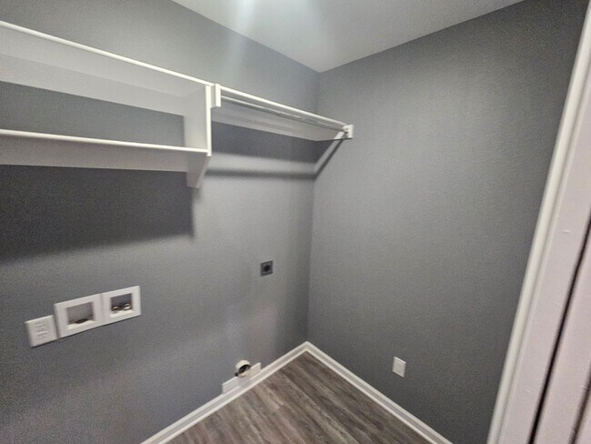 Building Photo - 4 bed 2 bath home in Benton