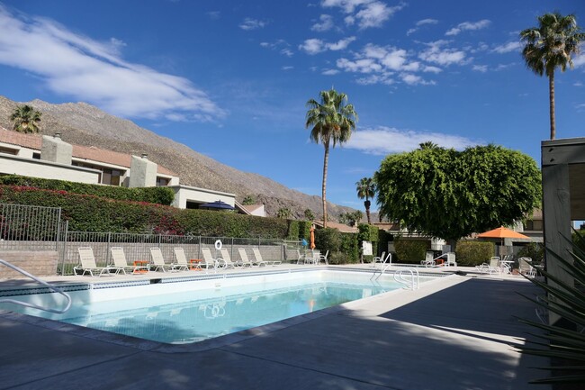 Primary Photo - South Palm Springs, 3 bedroom condo, Long ...