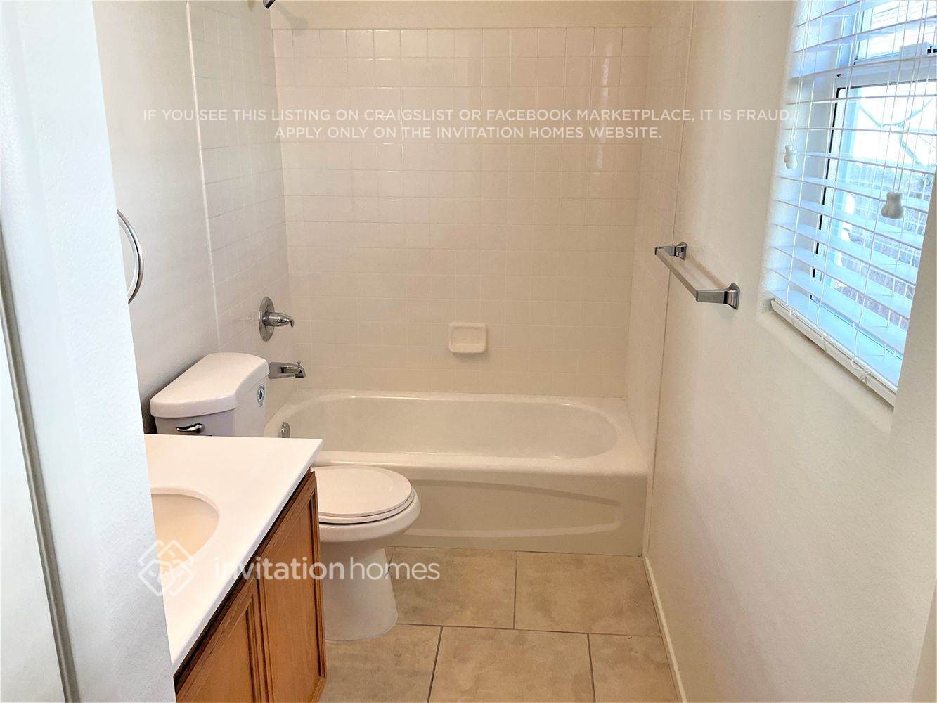 Building Photo - 9548 Glen Iris St