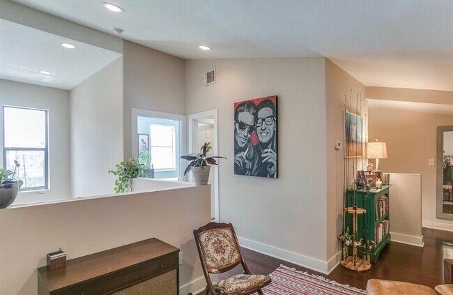 Building Photo - 1703 Patterson St