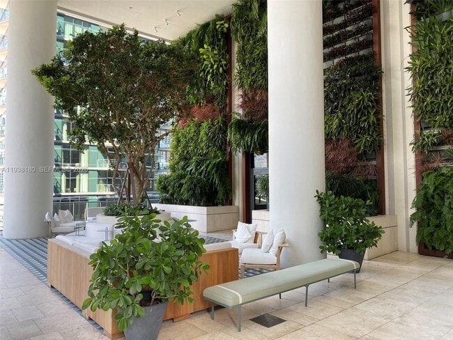 Building Photo - 801 S Miami Ave