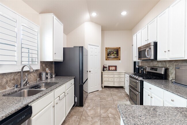 Building Photo - 15007 Miller Meadows Ln