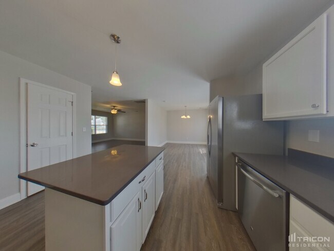 Building Photo - 4442 Vernon Cir SE