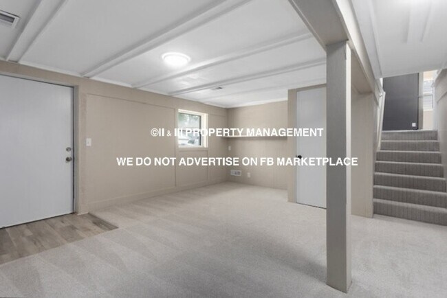 Building Photo - 7801 NE San Rafael Dr