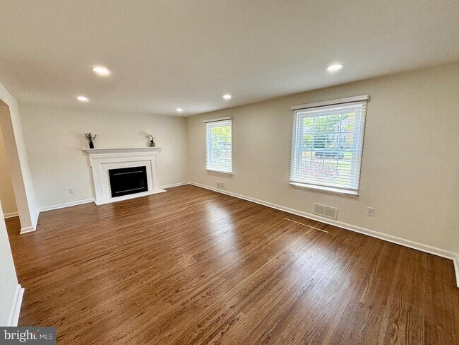 Building Photo - 554 Tarrington Rd