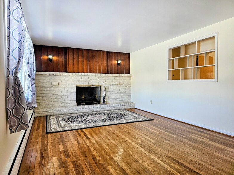 Building Photo - 13 Frederick Ave