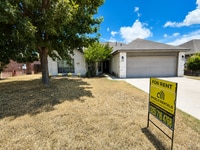 Building Photo - Beautifully maintained 3 bed 2 bath home AVAILABLE NOW!
