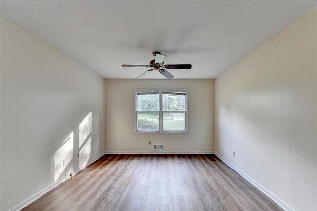 Building Photo - 268 Allen Ct SW