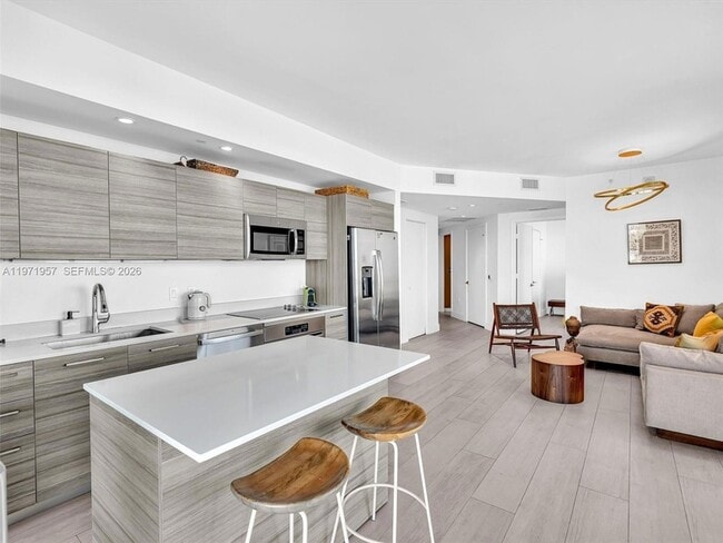 Building Photo - 121 NE 34th St