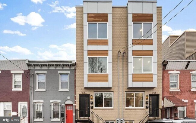 Building Photo - 2426 Jasper St