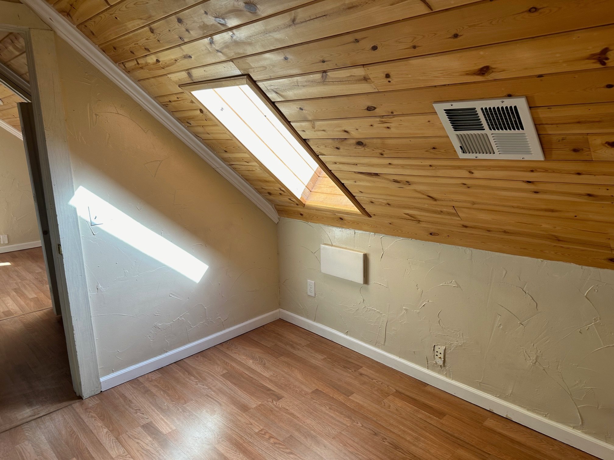 Building Photo - 13975 Racel St