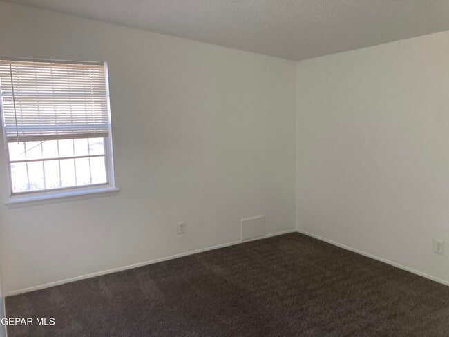 Building Photo - 2105 Villa Plata Dr