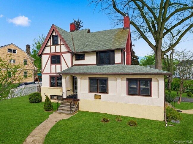 Building Photo - 25 Midland Ave