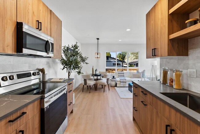 Building Photo - Modern Elegance in the Heart of Wallingford