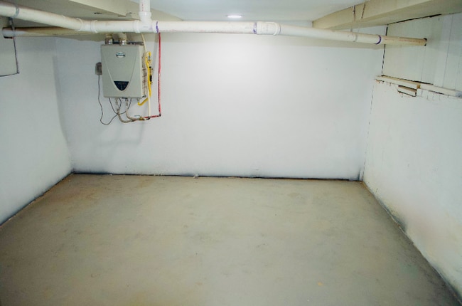 Building Photo - 3825 Trowbridge Dr