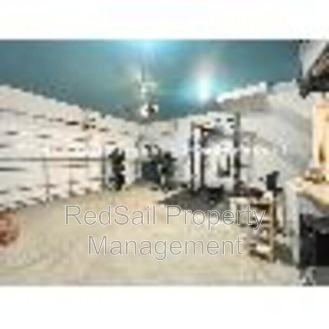 Building Photo - 559 Red Hill Rd