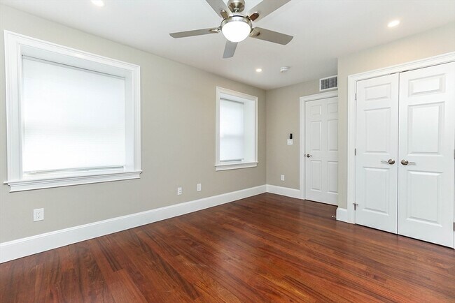 Building Photo - 120 W Seventh St