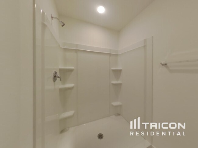 Building Photo - 3009 fantasy Terrace Dr