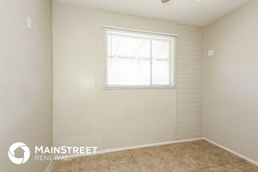 Building Photo - 4436 N 47th Ave