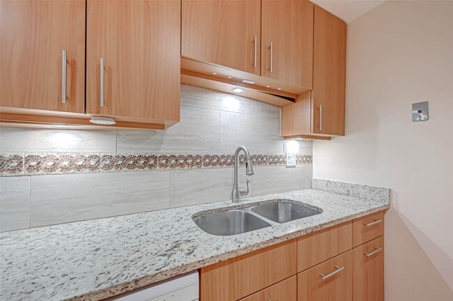 Building Photo - 2001 Holcombe Blvd