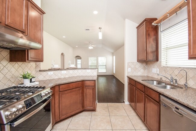 Building Photo - 13014 Southern Creek Dr