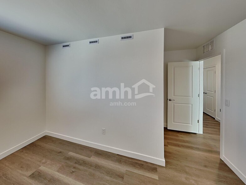 Building Photo - 13144 N Serenity Vly Dr