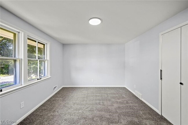 Building Photo - 3024 Warrensville Center Rd