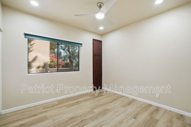 Building Photo - 9708-9708 E Vía Linda