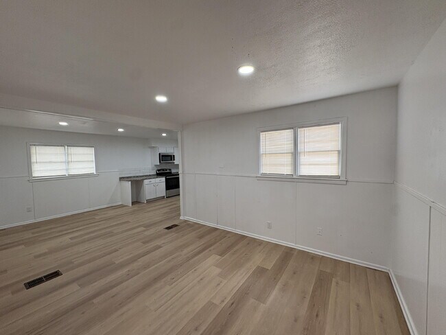 Building Photo - 1906 63rd St