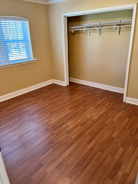 Walls have been painted - 4716 McCahill Rd