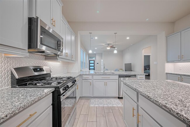 Building Photo - 7031 House Wren Ct