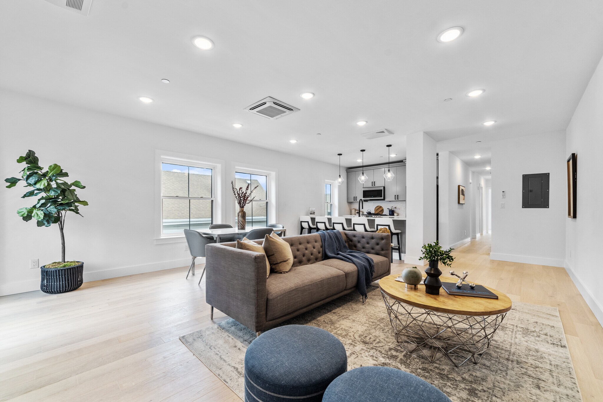 Building Photo - 208 Spencer Ave