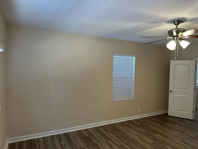 Building Photo - Modesto 3 Bedroom 2 Bathroom Home