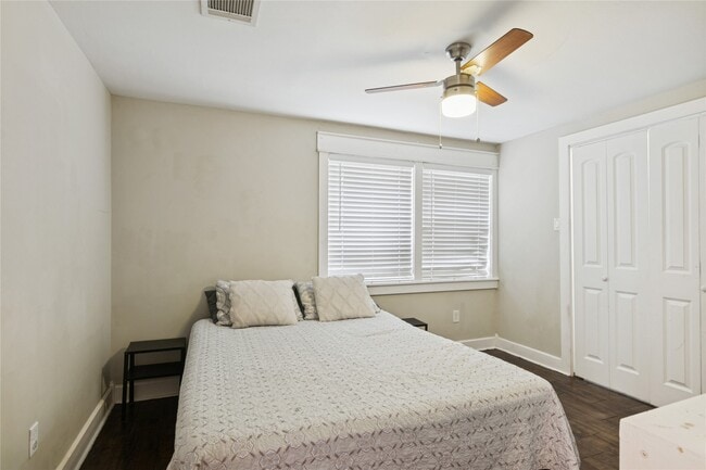 Building Photo - 1910 East Ave